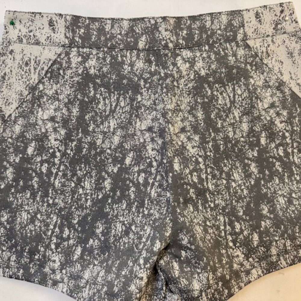 Patterned Shorts - Picture 4 of 4